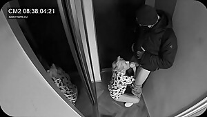 Hidden camera - wife sucked the postman while husband in the next door. European traditions.