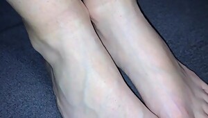 Amateur footjob #63 czech MILF shows her sexy veiny feets only for you!